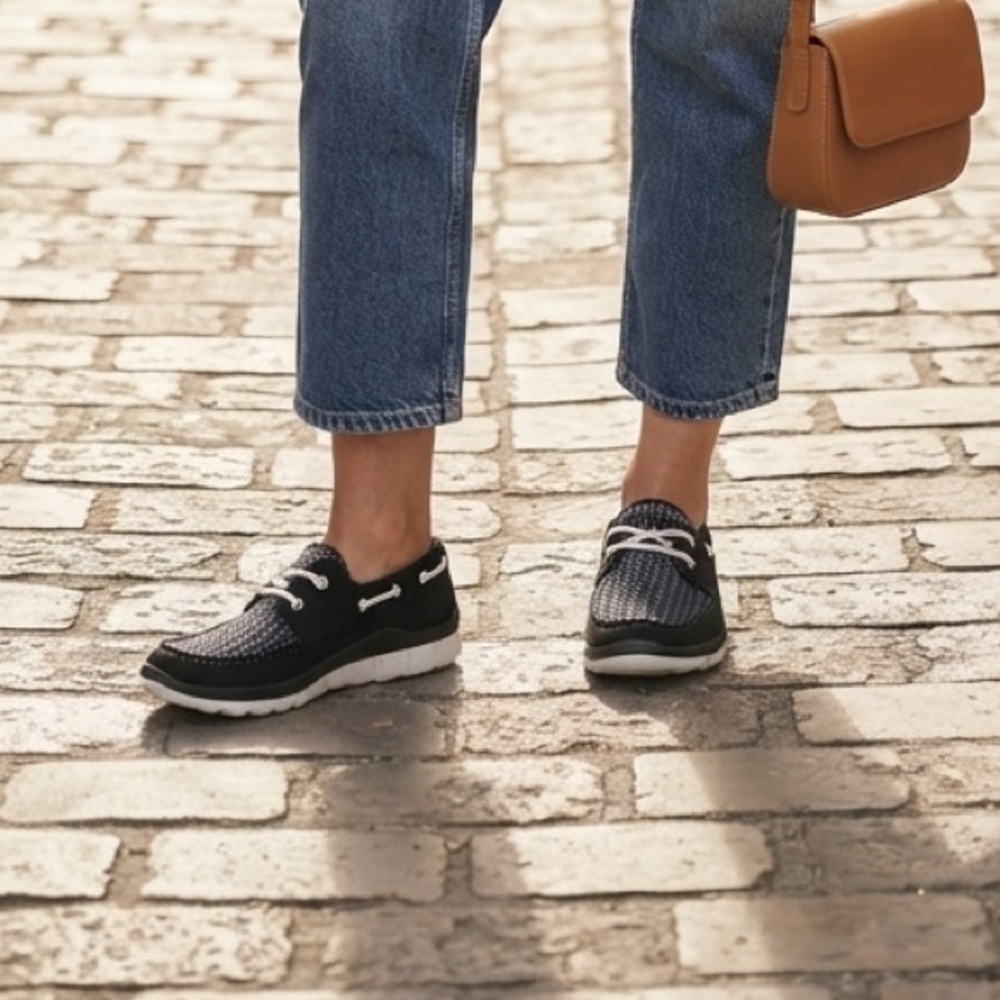 CCILU | black Moon boating shoes | size 7
